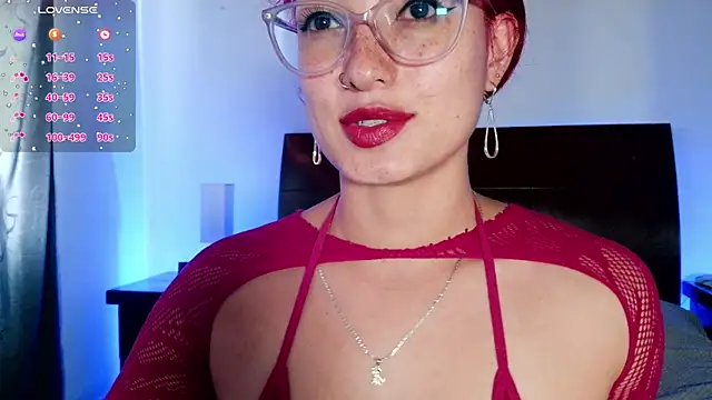 luccycollins  online show from June 4, 2026, 2:34 pm