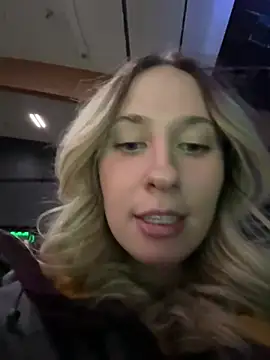 Snapshot of M1ssyk1ssy chatting on December 22, 2024, 10:47 pm M1ssyk1ssy online show from December 22, 2024, 10:47 pm