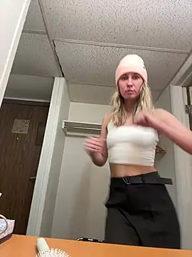 Snapshot of M1ssyk1ssy chatting on December 29, 2024, 3:33 am M1ssyk1ssy online show from December 29, 2024, 3:33 am