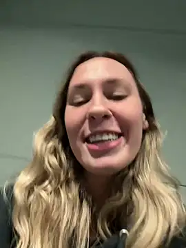 Snapshot of M1ssyk1ssy chatting on January 1, 2025, 6:49 pm M1ssyk1ssy online show from January 1, 2025, 6:49 pm