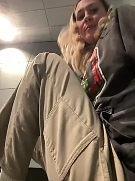 Snapshot of M1ssyk1ssy chatting on January 6, 2025, 4:23 pm M1ssyk1ssy online show from January 6, 2025, 4:23 pm