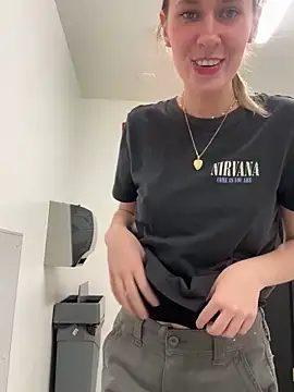 Snapshot of M1ssyk1ssy chatting on January 15, 2025, 1:02 am M1ssyk1ssy online show from January 15, 2025, 1:02 am