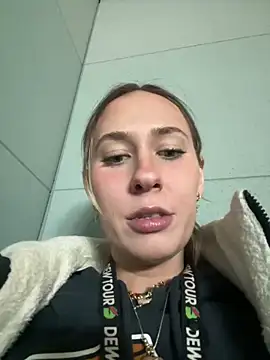 Snapshot of M1ssyk1ssy chatting on February 3, 2025, 5:03 pm M1ssyk1ssy online show from February 3, 2025, 5:03 pm