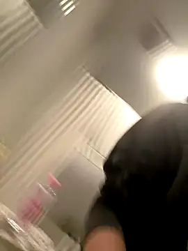 Snapshot of M1ssyk1ssy chatting on November 5, 2025, 10:32 pm M1ssyk1ssy online show from November 5, 2025, 10:32 pm