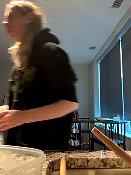 Snapshot of M1ssyk1ssy chatting on November 12, 2025, 10:30 pm M1ssyk1ssy online show from November 12, 2025, 10:30 pm