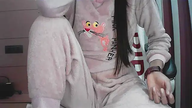 collage hoty online show from December 15, 2025, 4:55 pm