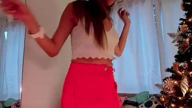 Snapshot of camilawm19 chatting on December 7, 2024, 4:03 pm camilawm19 online show from December 7, 2024, 4:03 pm