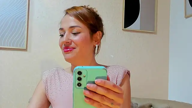 Snapshot of camilawm19 chatting on March 15, 2025, 2:35 am camilawm19 online show from March 15, 2025, 2:35 am