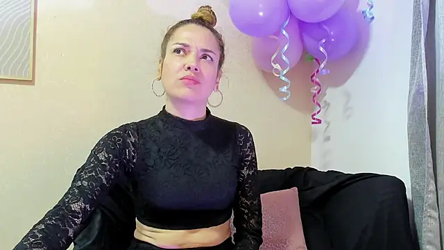 Snapshot of camilawm19 chatting on March 20, 2025, 3:56 am camilawm19 online show from March 20, 2025, 3:56 am