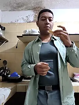 Morenocosta12 online show from November 12, 2025, 4:13 am