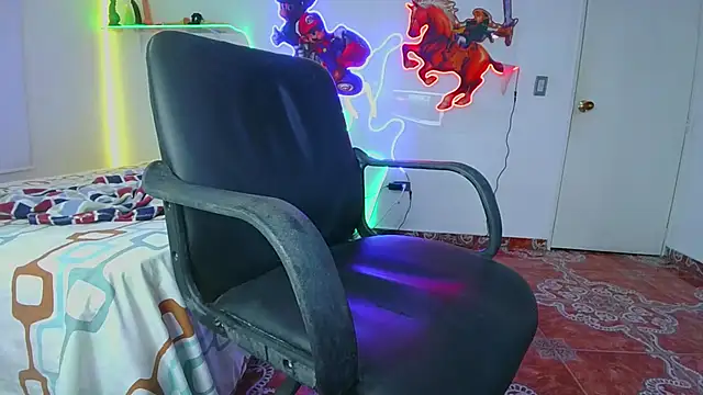 Snapshot of sweetie_tsgirl_ chatting on December 11, 2024, 3:24 am sweetie tsgirl  online show from December 11, 2024, 3:24 am