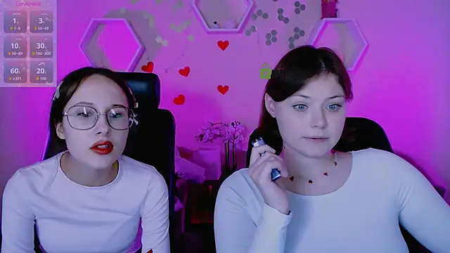 nikole kitt online show from October 11, 2025, 7:12 pm