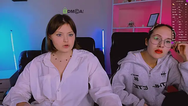 nikole kitt online show from November 26, 2025, 8:32 pm