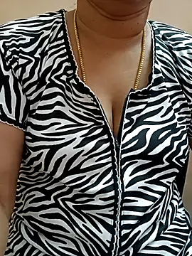 gaurika18 online show from March 3, 2025, 1:10 am