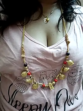 gaurika18 online show from March 9, 2025, 3:05 pm