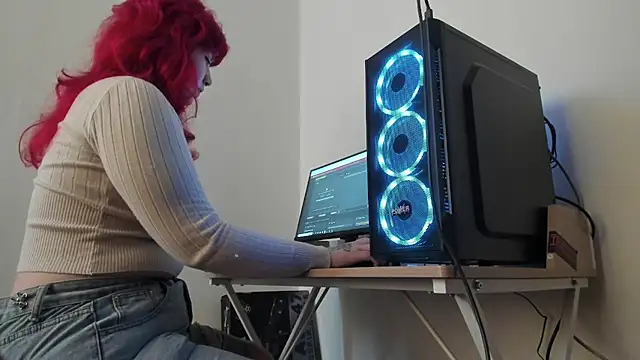 Whitekitty-exe online show from February 12, 2025, 6:40 pm