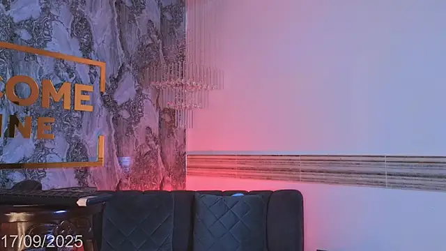 Keila Mendoza online show from September 18, 2025, 11:40 pm