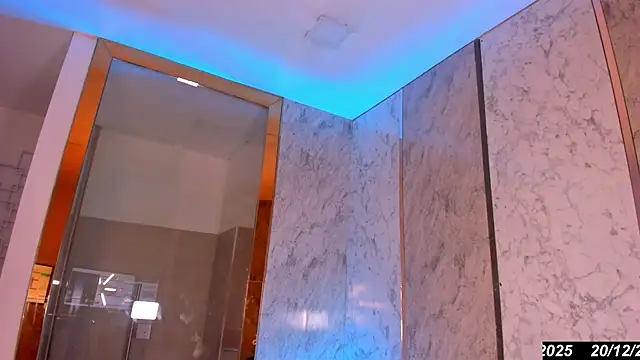 Keila Mendoza online show from December 20, 2025, 5:14 am