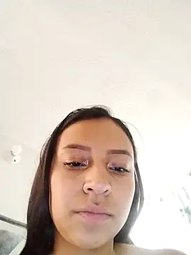 emma ambar online show from October 9, 2025, 5:55 pm