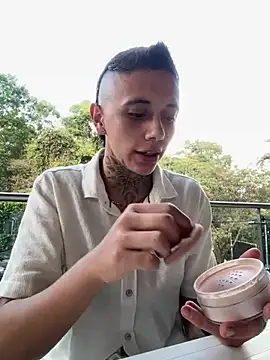  PhillipBrown online show from February 19, 2025, 10:09 pm