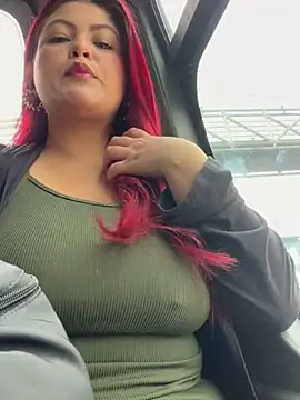 lia moon77 online show from December 5, 2025, 5:09 pm