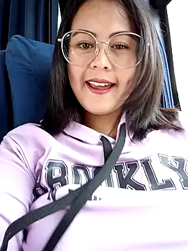 lara moon25 online show from December 24, 2024, 3:26 pm