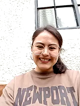 lara moon25 online show from March 14, 2025, 4:19 pm