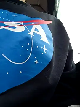 lara moon25 online show from November 9, 2025, 7:45 pm