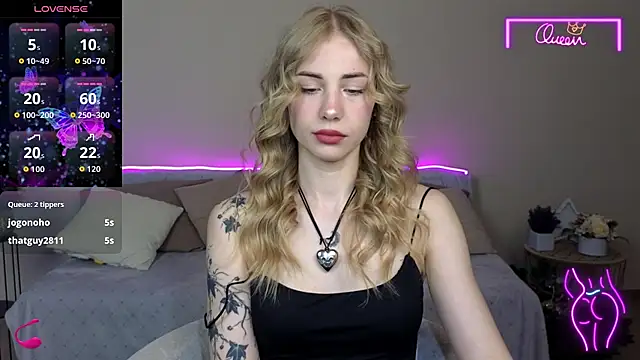 Snapshot of LunaBelli chatting on May 8, 2026, 8:19 am LunaBelli online show from May 8, 2026, 8:19 am