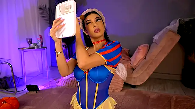 BetsyGonzale online show from October 31, 2025, 5:08 am