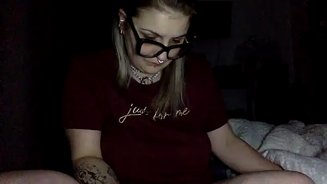 vanillesoumise online show from February 6, 2025, 9:00 am