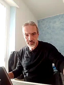 Snapshot of Marcolino183 chatting on December 20, 2024, 10:49 am Marcolino183 online show from December 20, 2024, 10:49 am