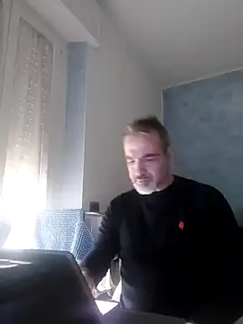 Snapshot of Marcolino183 chatting on February 3, 2025, 3:49 pm Marcolino183 online show from February 3, 2025, 3:49 pm