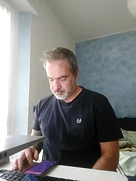 Snapshot of Marcolino183 chatting on December 17, 2025, 8:20 am Marcolino183 online show from December 17, 2025, 8:20 am