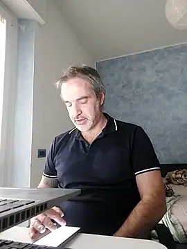 Snapshot of Marcolino183 chatting on January 13, 2026, 8:19 am Marcolino183 online show from January 13, 2026, 8:19 am