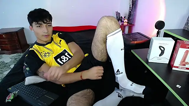 dylan fun18 online show from February 22, 2025, 10:42 pm