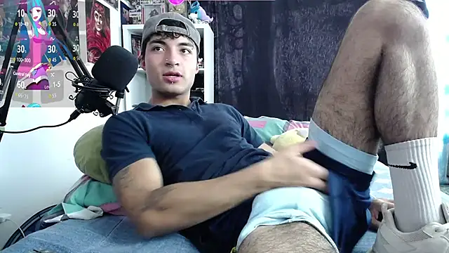 dylan fun18 online show from December 14, 2025, 6:56 pm