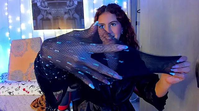 Sophiee Hill online show from March 18, 2025, 8:58 am