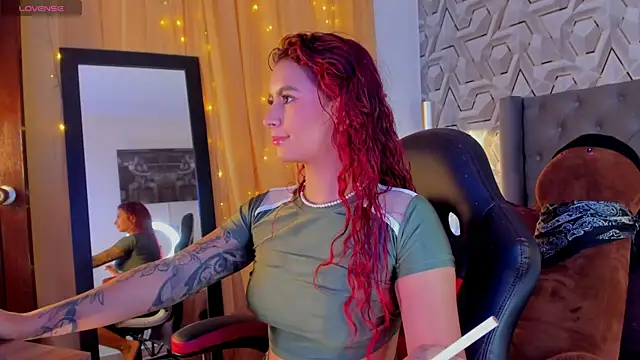 Sophiee Hill online show from September 15, 2025, 9:15 pm