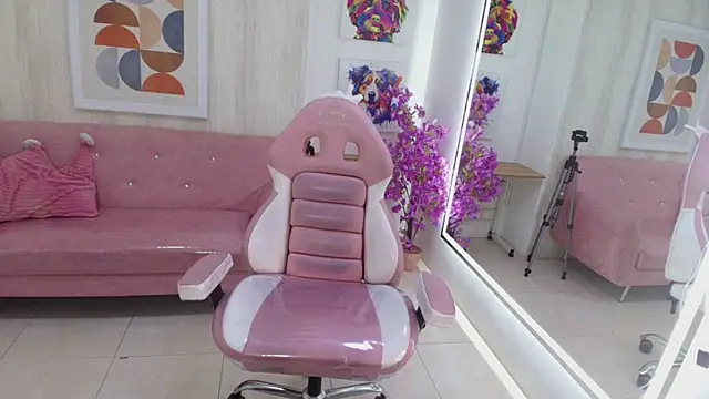 Gabby evanns online show from June 8, 2026, 12:27 pm