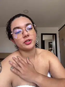 Snapshot of camianddanna chatting on March 28, 2026, 3:44 pm camianddanna online show from March 28, 2026, 3:44 pm