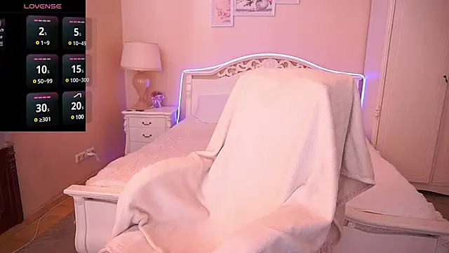 MirandaWong online show from January 29, 2025, 11:51 am