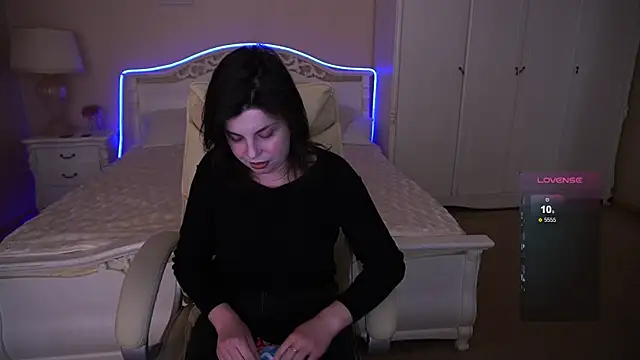 MirandaWong online show from March 21, 2025, 7:02 pm