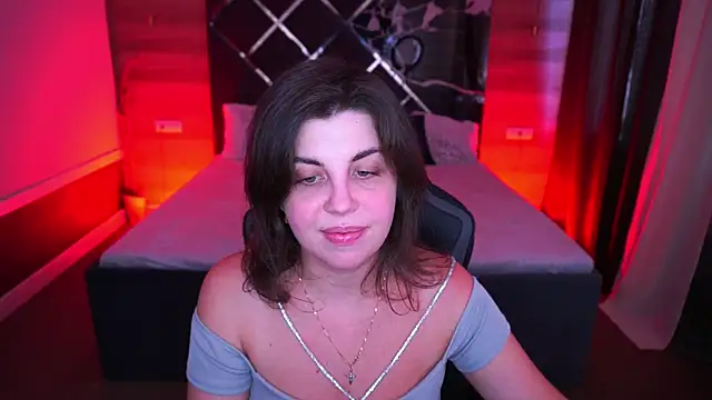 MirandaWong online show from September 24, 2025, 5:44 am