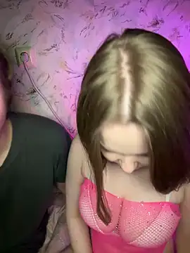 Snapshot of Family-Mm1 chatting on February 24, 2026, 9:46 pm Family-Mm1 online show from February 24, 2026, 9:46 pm