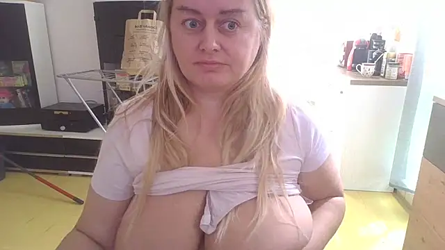 Meliss Official9 online show from March 20, 2025, 9:26 am