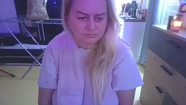 Meliss Official9 online show from March 20, 2025, 3:25 pm