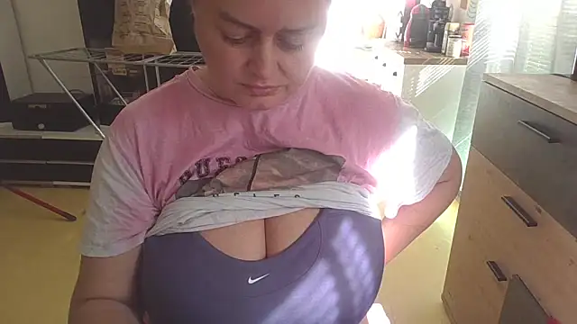 Meliss Official9 online show from March 21, 2025, 1:23 pm