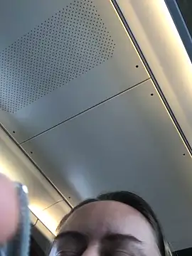 Meliss Official9 online show from February 18, 2026, 9:27 am