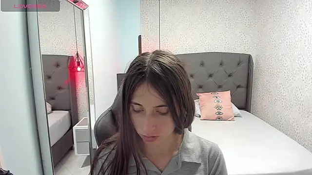 MAGNOLEROY online show from October 7, 2025, 12:35 pm